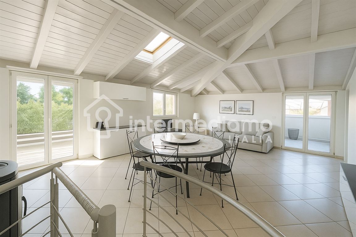 PRESTIGIOSO ATTICO PANORAMICO SU DUE LIVELLI